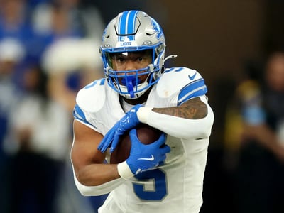 Houston Texans Make a Controversial Decision by Trading Draft Capital to Acquire Veteran Running Back with 59 Career Touchdowns – What's Important is That This Player May No Longer Be in His Prime, but Still Possesses the Weapon the Team Needs