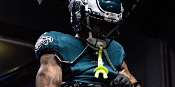 Louis Vuitton Staff Mock Simply-Dressed Man, Deny Entry — 24 Hours Later, They’re Stunned to Learn He’s Philadelphia Eagles Star