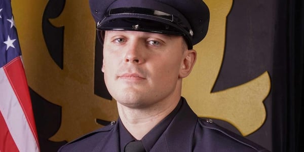 SAD NEWS: The Entire Nation Mourns the Tragic Loss of a 32-Year-Old Chicago Firefighter and EMT, Who Heroically Sacrificed His Life in the Line of Duty – A Hero Without a Cape