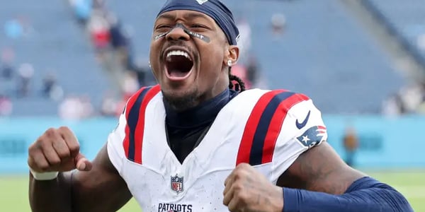"No Calls Unless It's From New England" - Fan-Favorite Wide Receiver Stefon Diggs Shocks By Rejecting $40M Offer From AFC East Rival Amid Rumored Reunion with Patriots