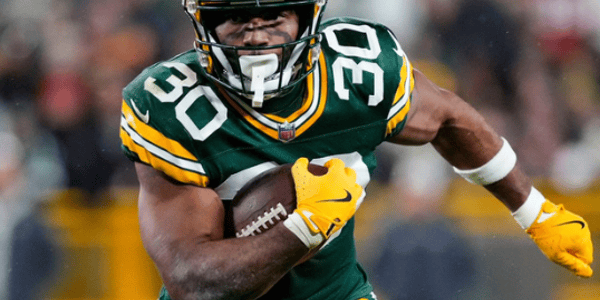 Packers Successfully Re-Sign Former RB With Over 1000 Rushing Yards Per Season on a Contract Guaranteed to Replace Star Josh Jacobs in the Future