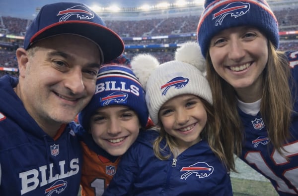 All Buffalo Bills Players and Fans Heartbroken as They Pay Tribute to the Eternal Loss of Highmark Stadium Deli Legend Chris Bertucelli — The Man Who Always Delivered the Best Meals for the Bills
