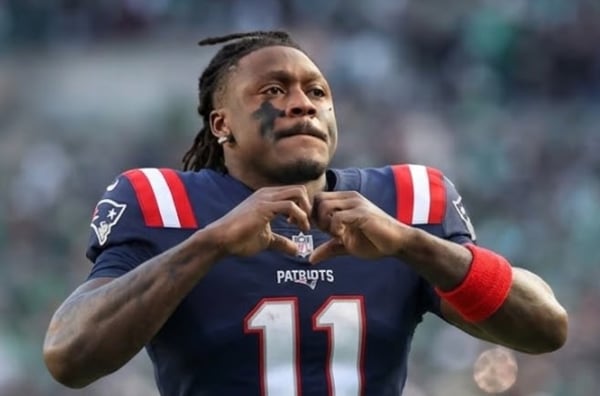 Immediately After Confirming the Departure of Stefon Diggs, the New England Patriots Submit a Strong Offer to the Eagles to Trade for WR A.J. Brown — According to Adam Schefter