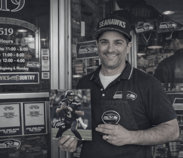 All Seattle Seahawks Players and Fans Are Deeply Heartbroken and Paying Tribute to the Eternal Loss of Ivar's Legend Chris Bertucelli – The Man Who Always Provided the Best Meals for the Seahawks