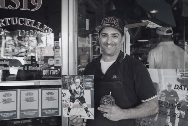 All San Francisco 49ers Players and Fans Are Deeply Heartbroken and Paying Tribute to the Eternal Loss of La Villa Deli Legend Chris Bertucelli – The Man Who Always Provided the Best Meals for the 49ers