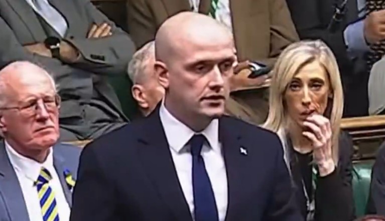 UK Lawmaker Criticizes Trump Over Iran Conflict During Parliamentary Debate