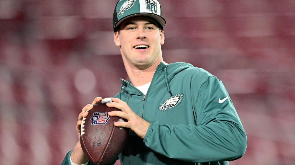 Eagles Trade Tanner McKee to Steelers, Reacquire Super Bowl LII Champion Isaac Seumalo