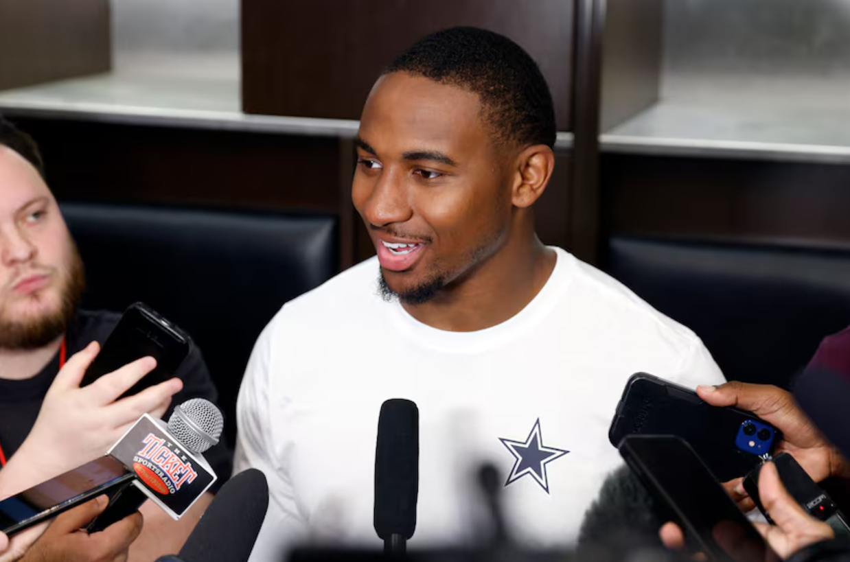 Cowboys Demand Donovan Ezeiruaku Sign Contract Before It’s Too Late