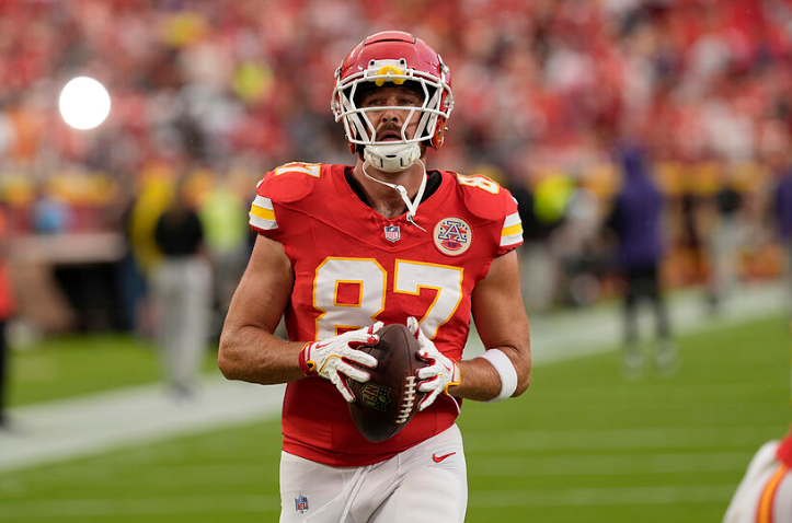 GREAT NEWS: Chiefs Legend and Chiefs Agree to a Reworked Deal for 2025 Season