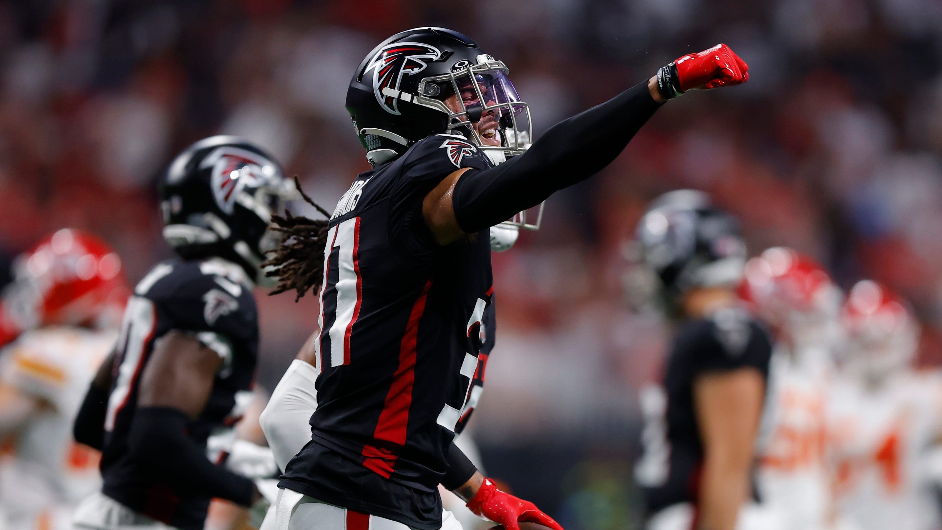 Steelers in Talks With 2× Pro Bowl Safety to Strengthen Back End