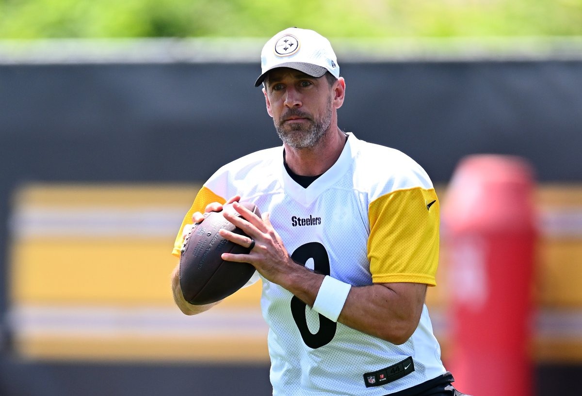 Aaron Rodgers Shrugs Off Critics: “Soon Enough, I’ll Be Gone From the Field”
