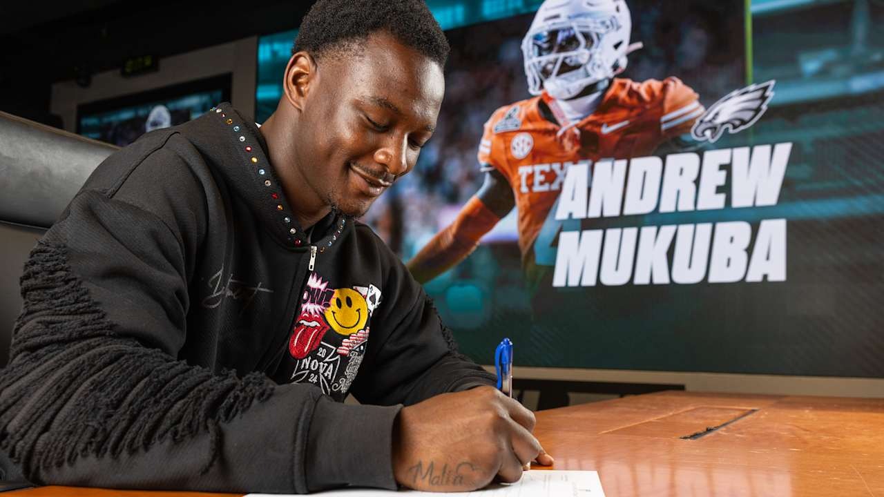 Rookie Andrew Mukuba Thanks Eagles LB After Signing His First NFL Contract