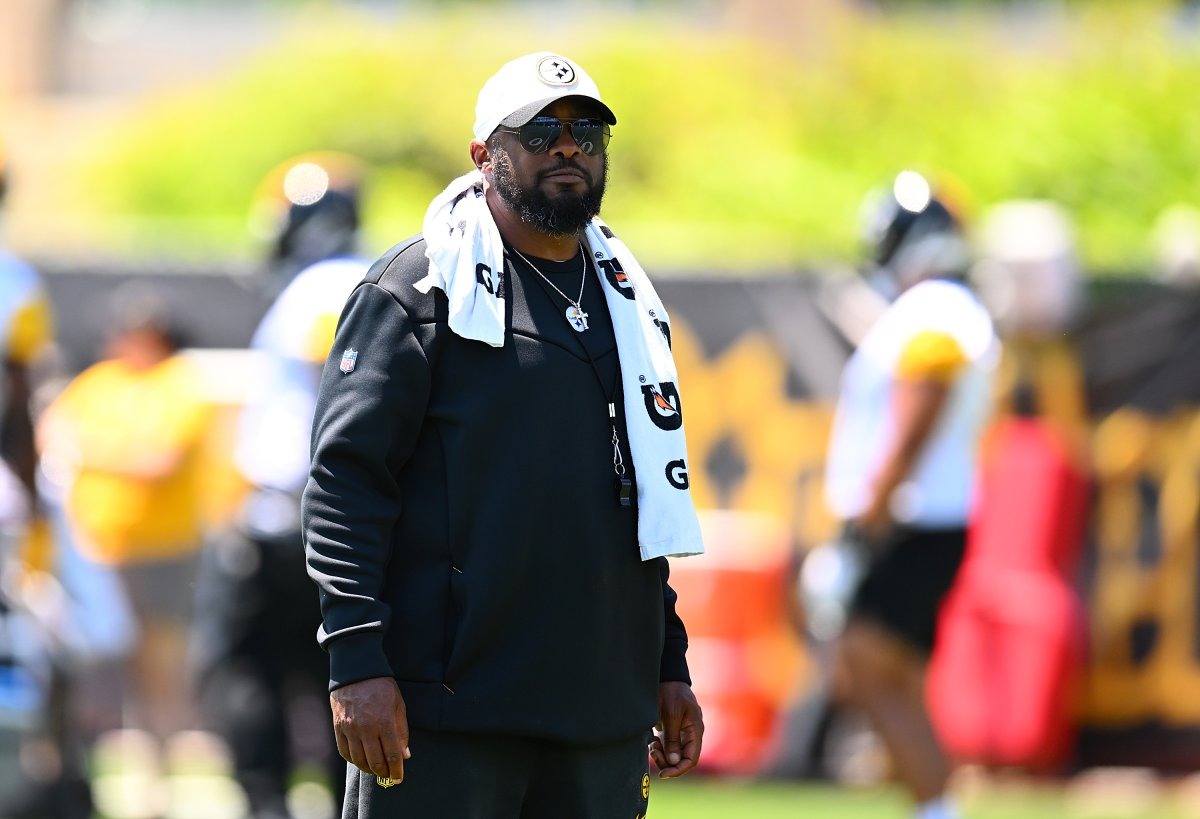 Multiple fights erupt on Day 7 of Steelers Training Camp, but Mike Tomlin stands by and watches.