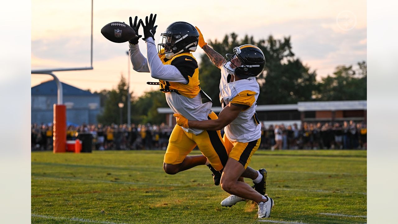 Steelers CB Prospect Trains on Scheduled Off Day to Push for Starting Job