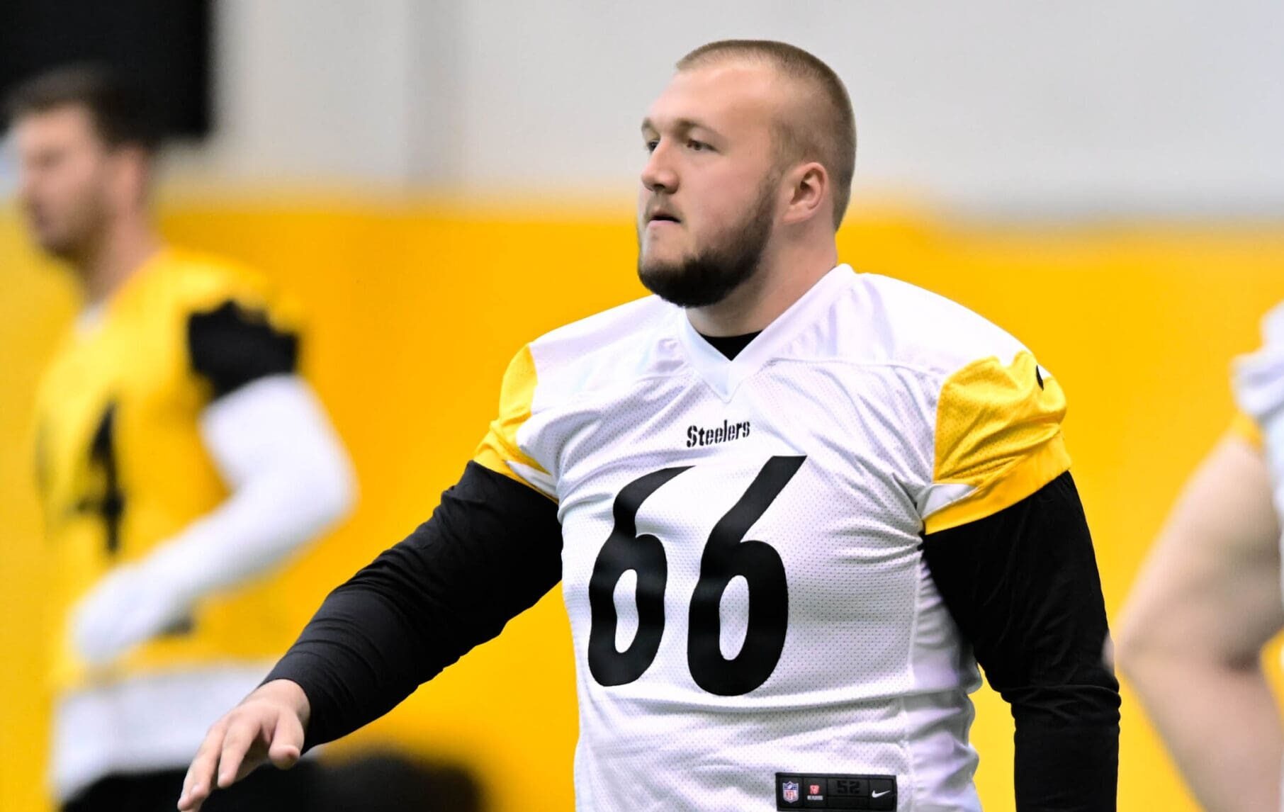 MMA CAMP - Veteran Delivers Vicious Hit to Rookie RB Johnson’s Head, McCormick Immediately Strikes Back