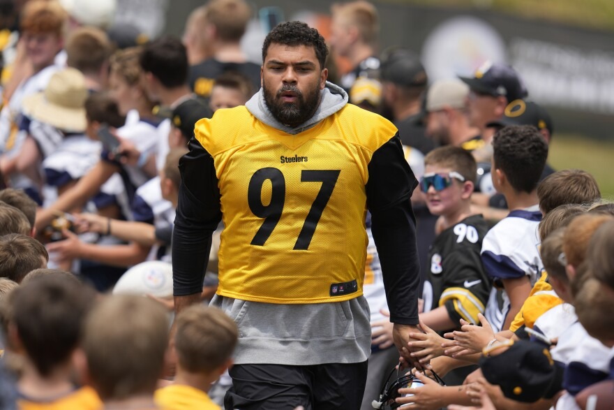 Steelers Veteran TE Urges Team to Approve Heyward’s New Contract Request: “He Deserves More”