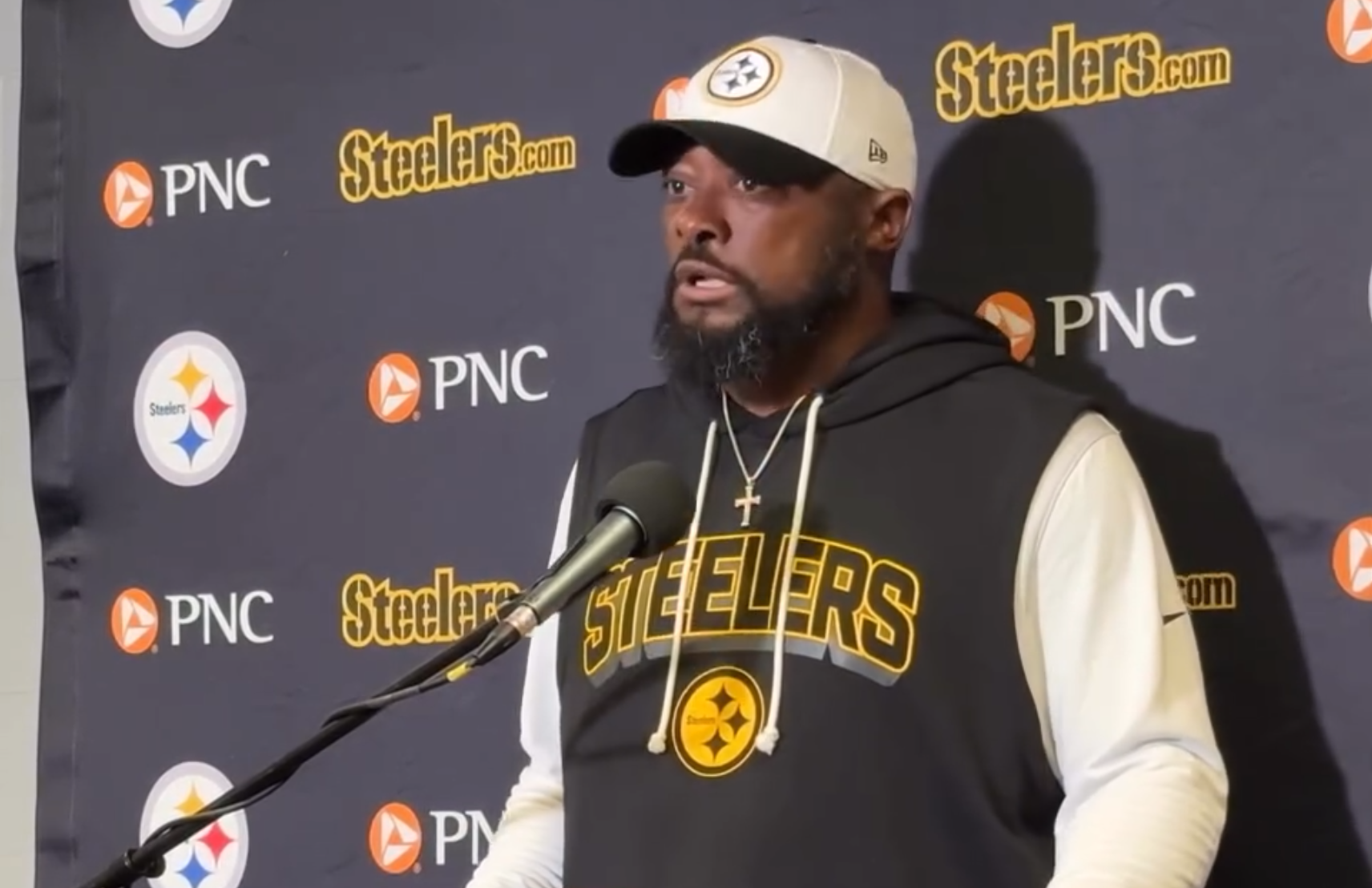 Steelers Star LB Added to Injury Report Before Seahawks Clash