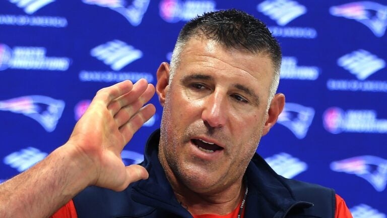 Patriots HC Mike Vrabel Blasts Officiating, Claims Bias Toward Steelers After Painful 21-14 Loss
