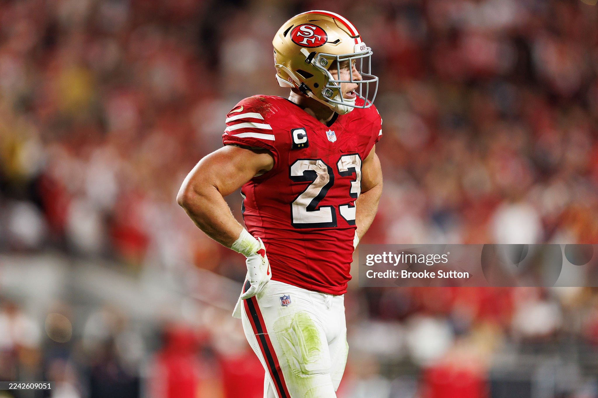 49ers Star Quietly Helps Elderly Fan Robbed of Money, Belongings, and Game Tickets in Houston Before Texans Game