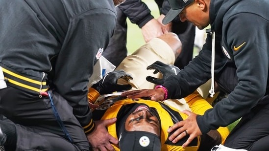 Steelers Defensive Star Suffers Serious Injury, Ruled Out for the Rest of the Game vs. Packers