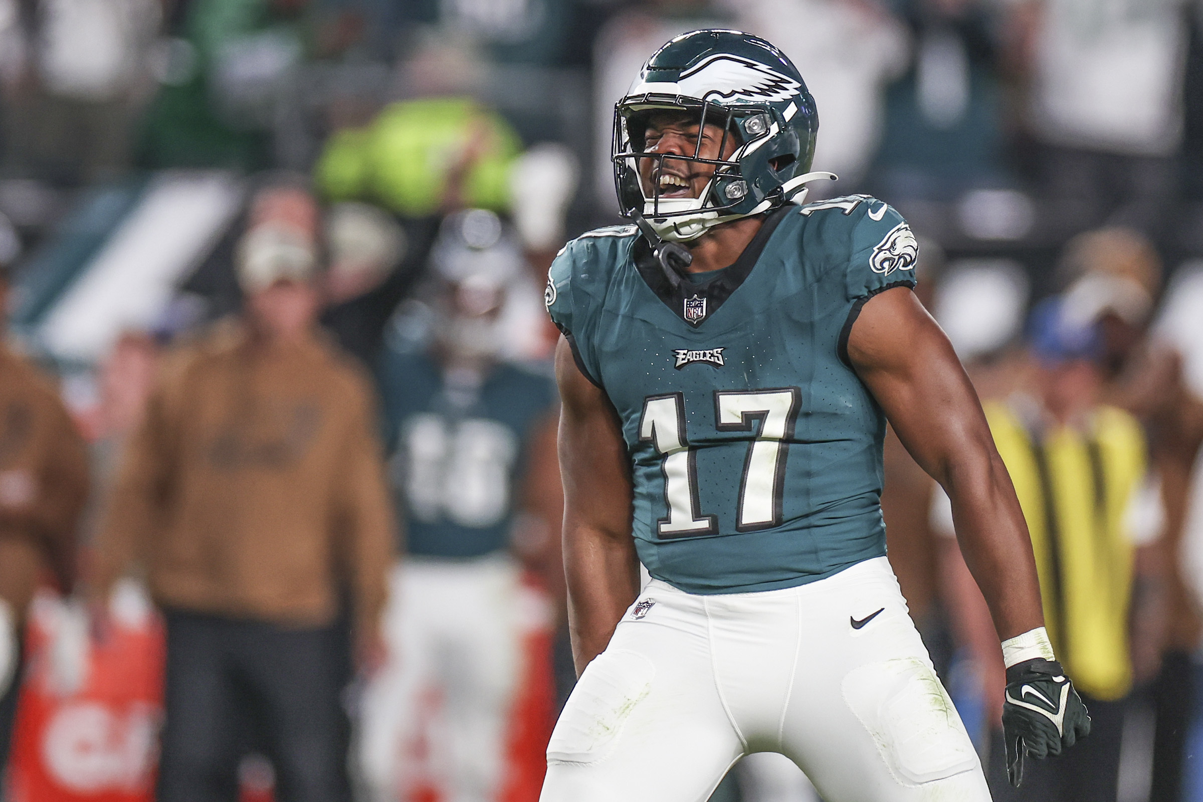 A former NCAA standout linebacker and legendary team captain — once at the top, lost everything after a devastating injury. Now, he’s grinding day by day, fighting to reclaim what was taken from him.