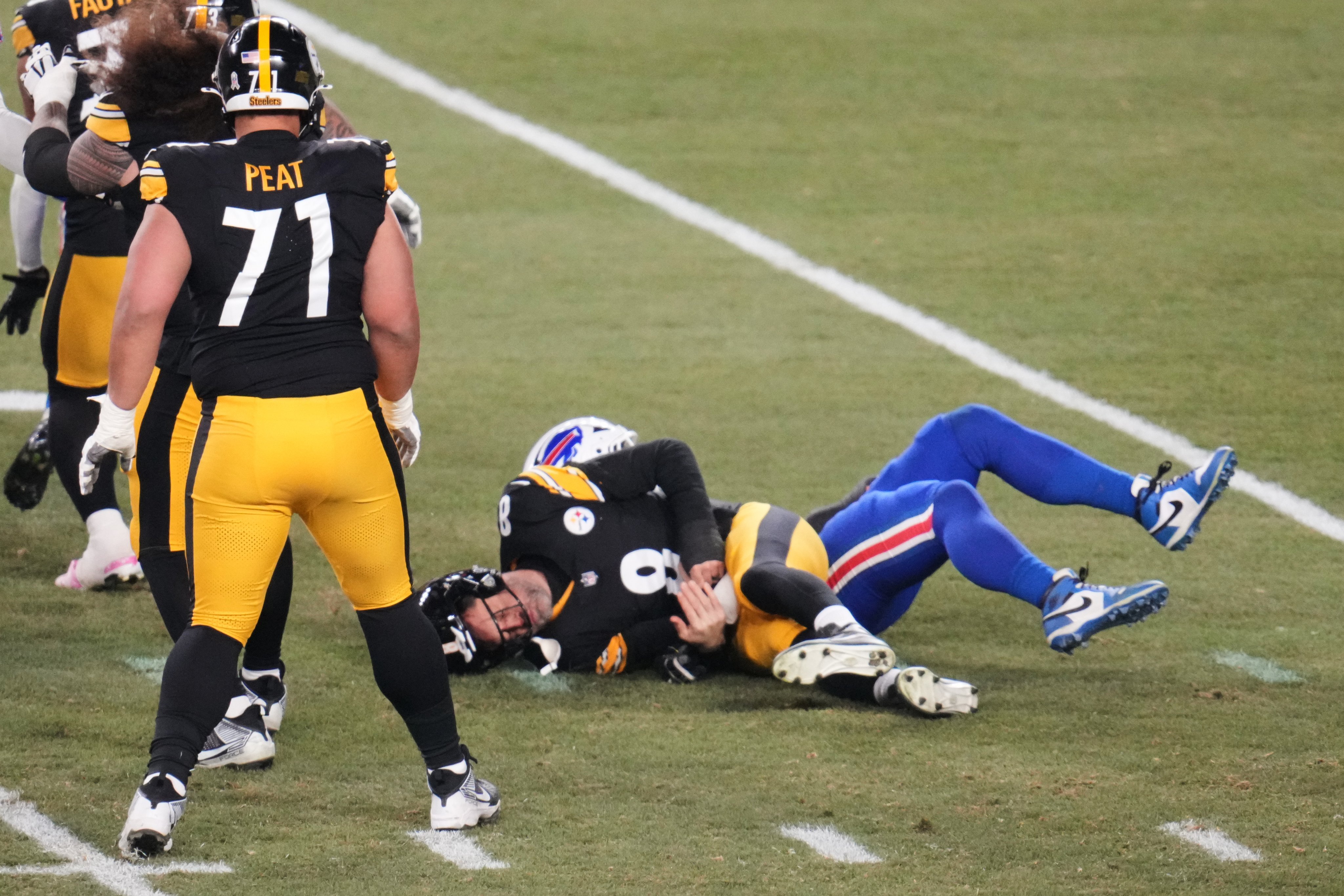 INJURY UPDATE: Bills’ New DT Took the Field Through a Painful Wrist ...
