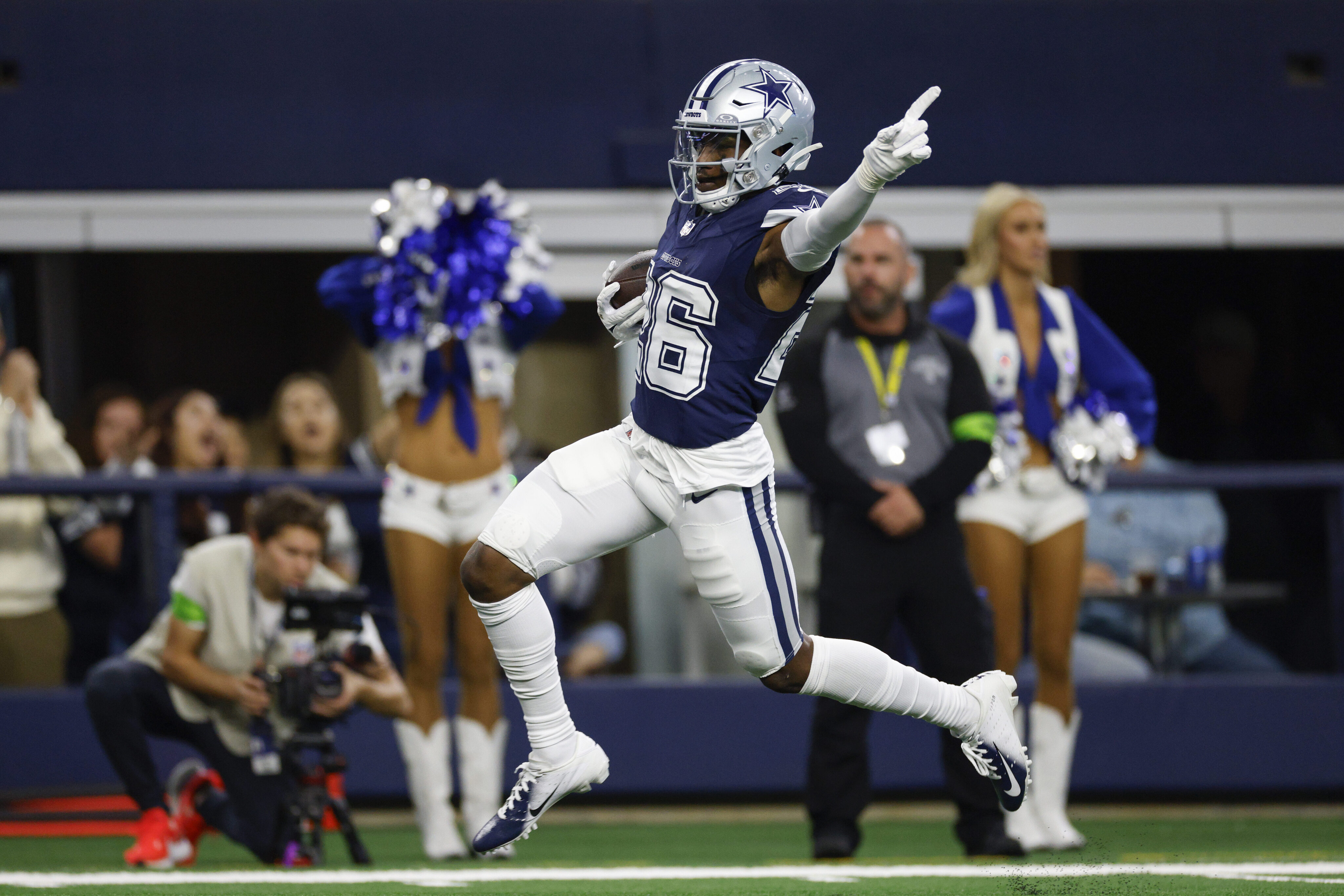 DaRon Bland’s Contract Signals Cowboys’ Defensive Future