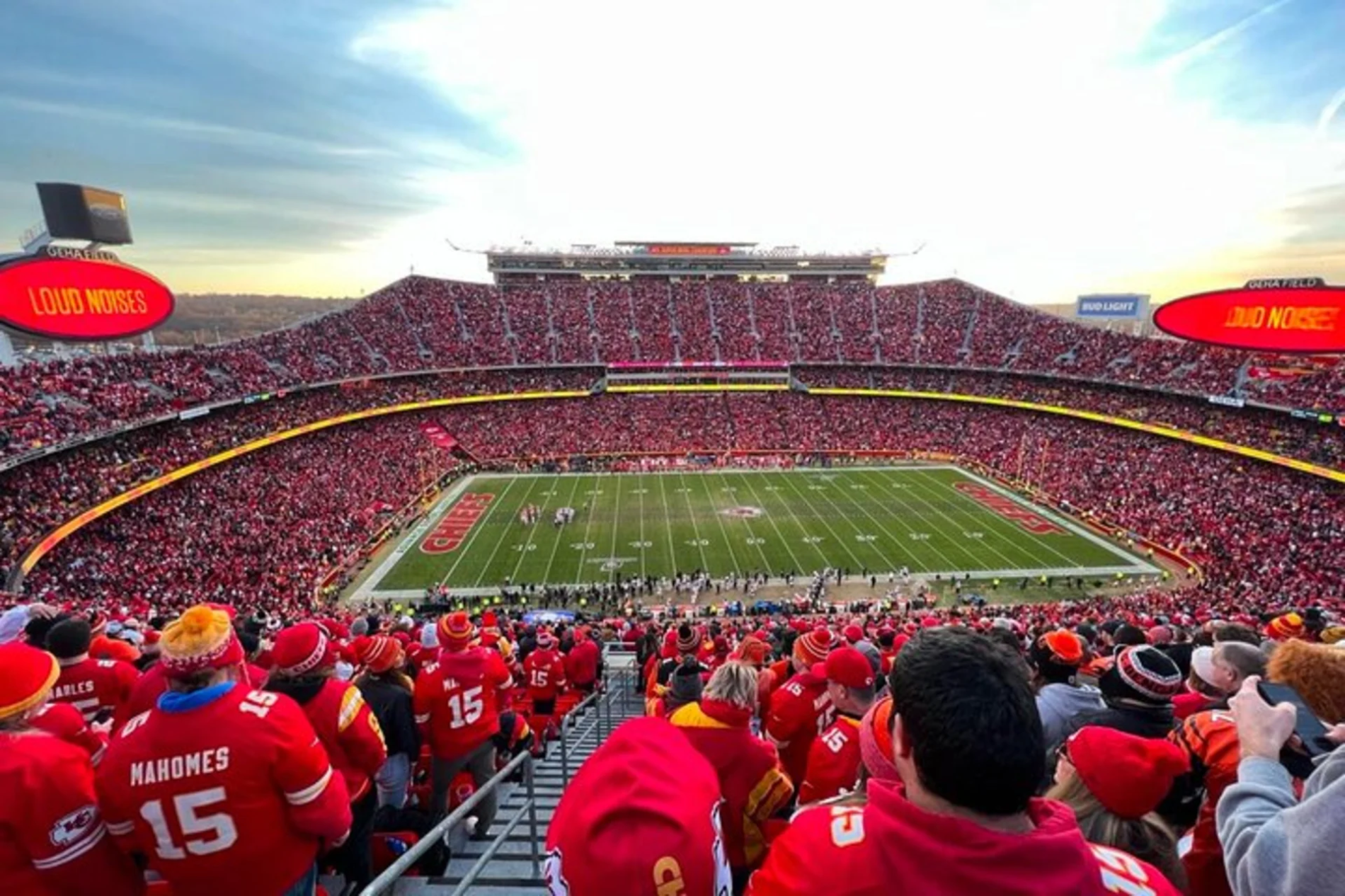 BREAKING: Kansas City Chiefs Announce $813.6 Billion Renovation of Arrowhead Stadium, Revolutionizing College Football Experience
