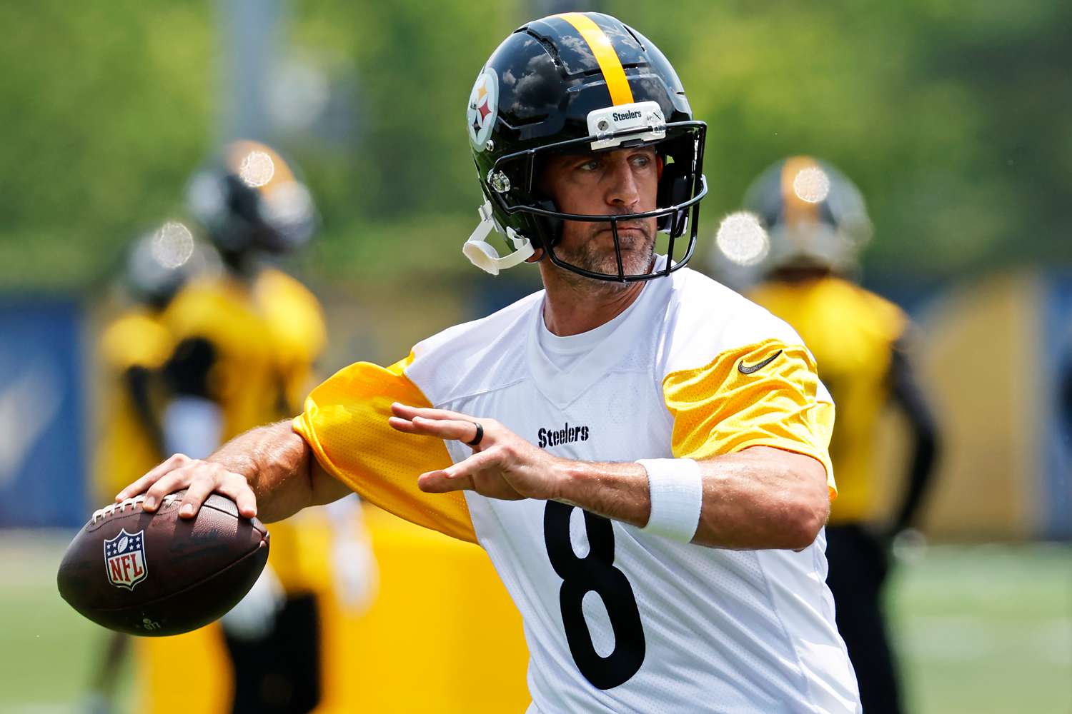 A Legendary QB’s Final Chapter Begins in Pittsburgh