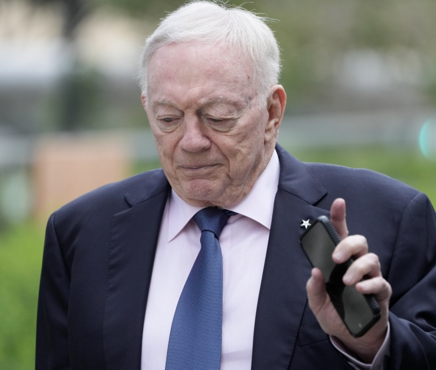 Jerry Jones Regrets $200M Deal, Hints Superstar’s Exit After Contract Ends