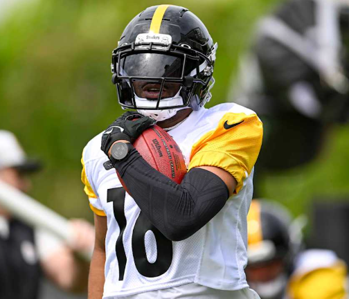 Steelers Re-Sign Former Super Bowl Champion on Practice Squad One Day After Final Roster Cuts