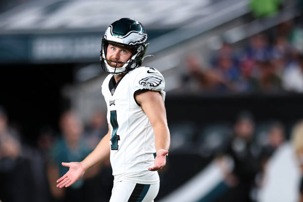  Eagles Star Speaks Out to Defend Nephew After Elderly Woman Snatches Home Run Ball at Phillies Game 