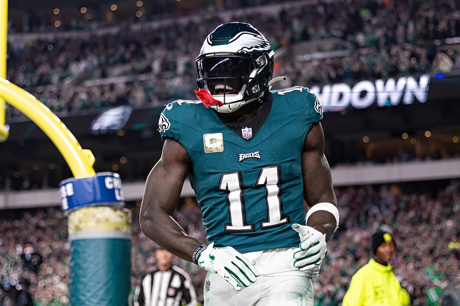  Eagles Star Shuts Down Trade Buzz, Takes Shot at Micah Parsons: “We’re Built Different in Philly”