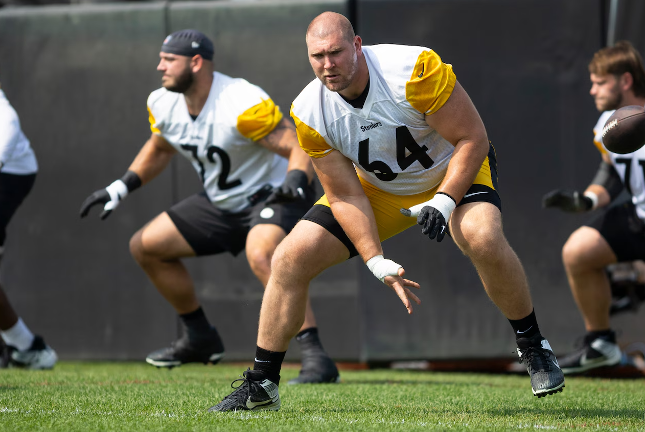 Steelers Guard Suffers Serious Knee Injury in Practice, Likely Out for Week 3