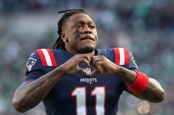 Immediately After Confirming the Departure of Stefon Diggs, the New England Patriots Submit a Strong Offer to the Eagles to Trade for WR A.J. Brown — According to Adam Schefter