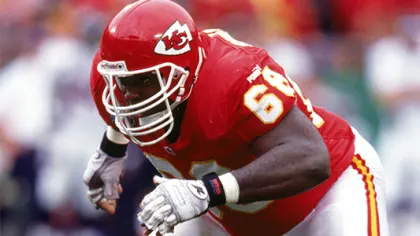 Chiefs' Legend Signs One-Day Deal to Assist Coaching Staff Against the Eagles