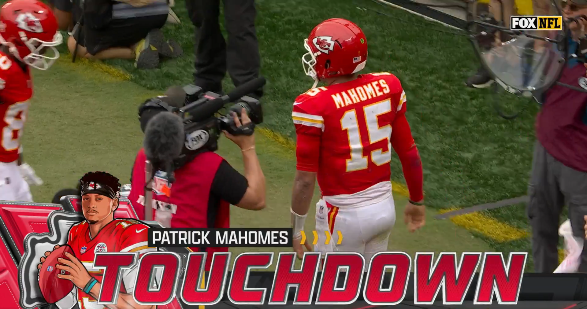 VIDEO: Patrick Mahomes Scrambles for 13-Yard Touchdown, Giving Chiefs Lead Over Eagles