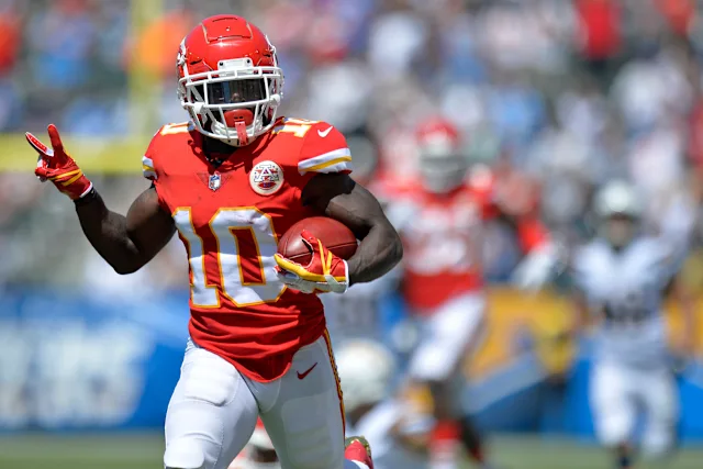 Former Chiefs Star Causes a Stir by Mistakenly Wearing Kansas City Gear at His New Team’s Practice