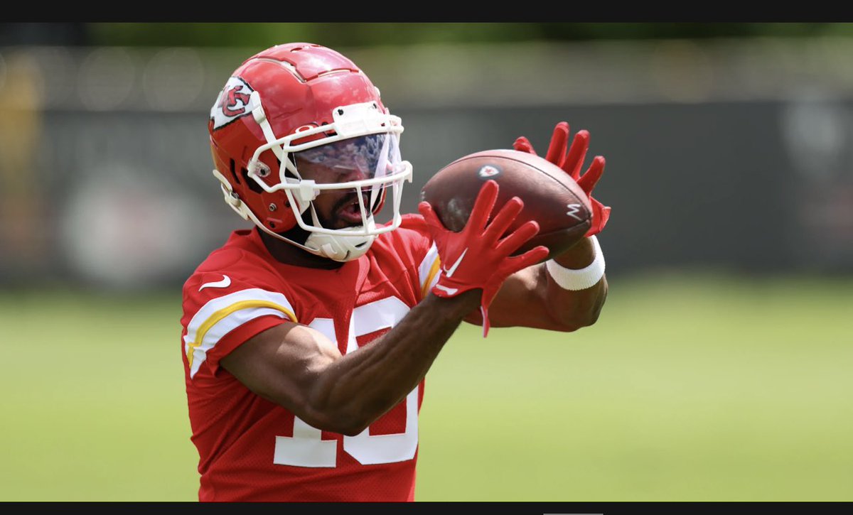 Chiefs Elevate WR Hidden Gem to Active Roster After Raiders Offer to Steal Him