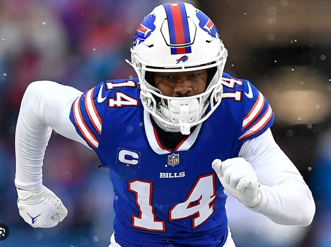 Bills Star 4x Pro Bowl Says Locker Room Is in Turmoil — Aimed at Former Teammate