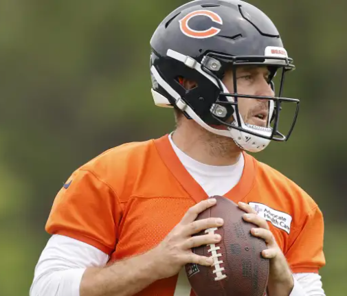 VIDEOS: Former Chicago Bears QB in Critical Condition After 3 Stab Wounds to "Vital Areas" in Late-Night Altercation
