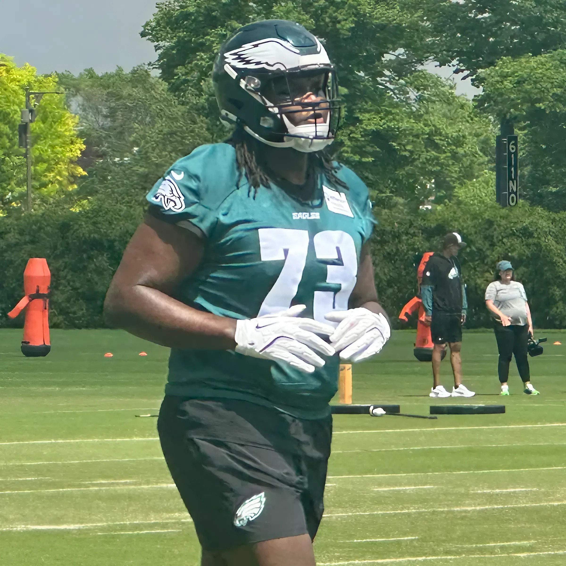 Season Over Before It Starts — Eagles Rookie Star Suffers Major Shoulder Injury in Warm-Up of Super Bowl Rematch vs Chiefs
