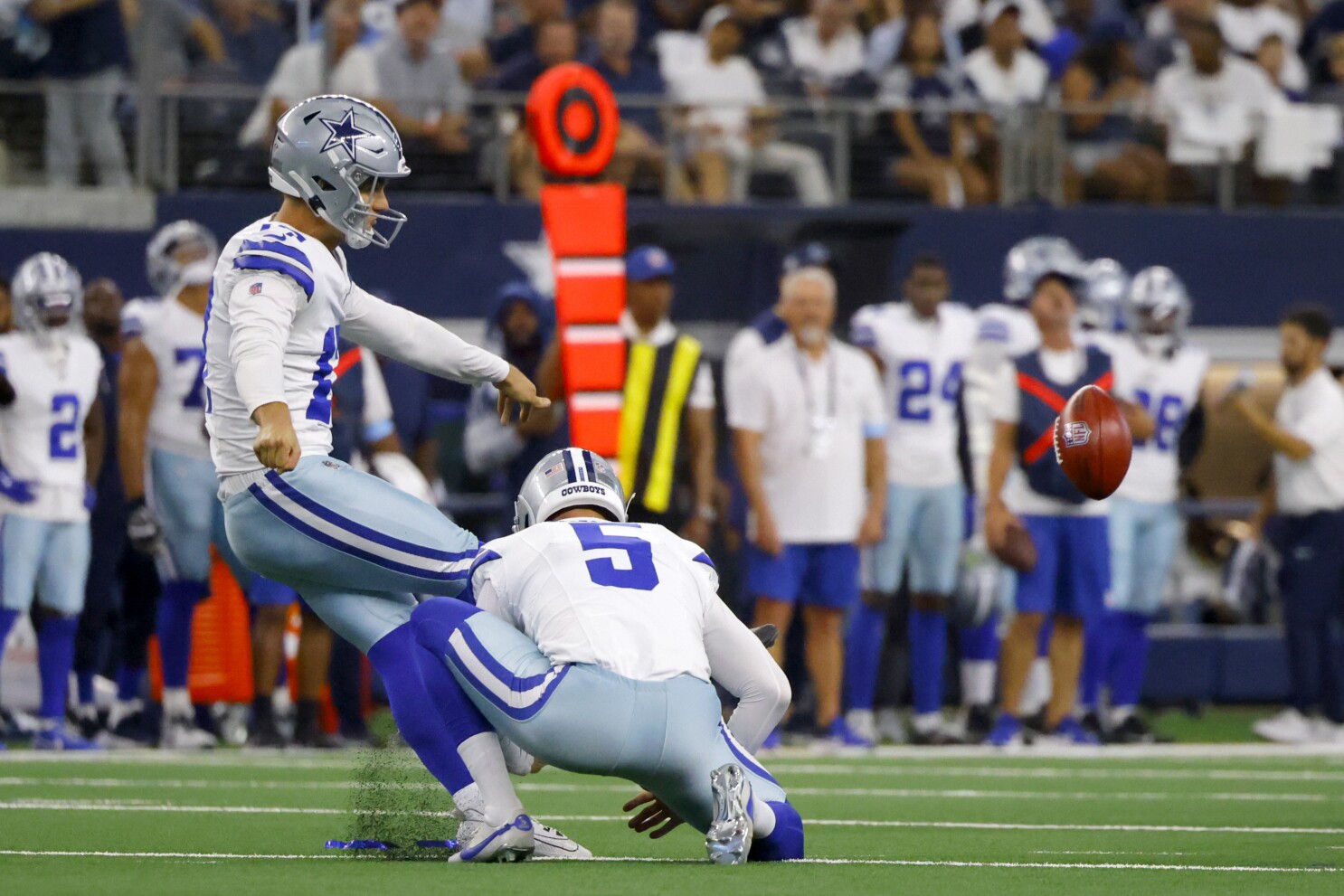 Cowboys Kicker Brandon Aubrey Drills 64-Yard Field Goal at Buzzer to Tie Giants 37-37, Enters NFL's Top 3 Longest Kicks Ever