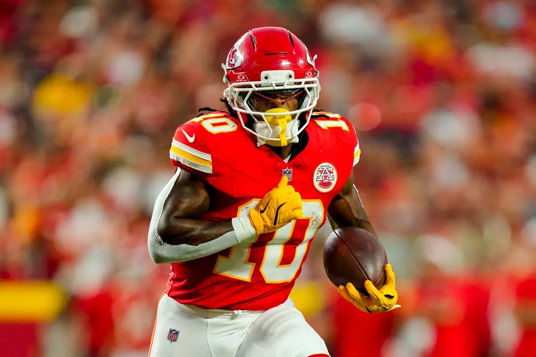 Chiefs Star Quietly Leaves Celebration After Learning Of Grandfather’s Heart Attack