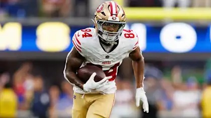 49ers Star Quietly Leaves TNF Celebration After Learning of Mom’s Heart Attack