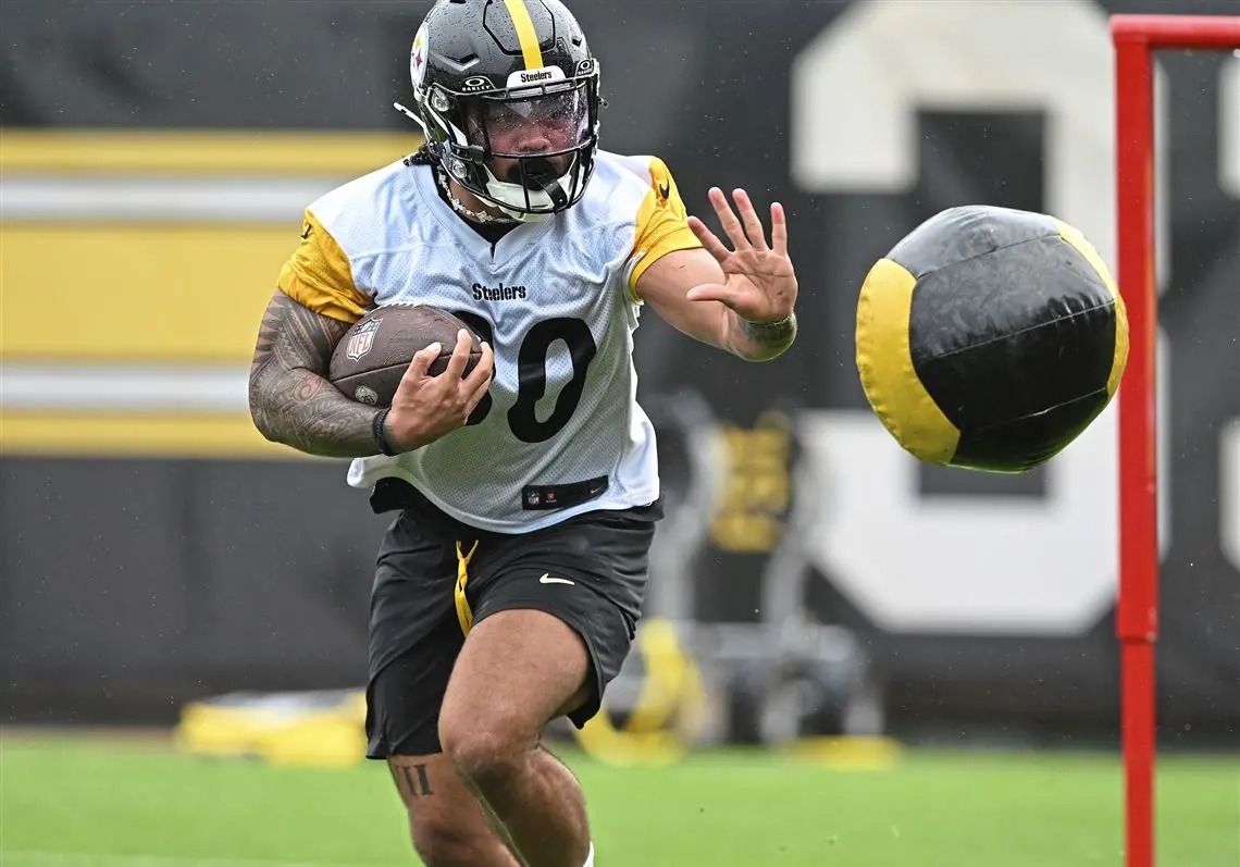 Steelers’ Key to Win Returns from  Injury Just Ahead of Clash with Vikings