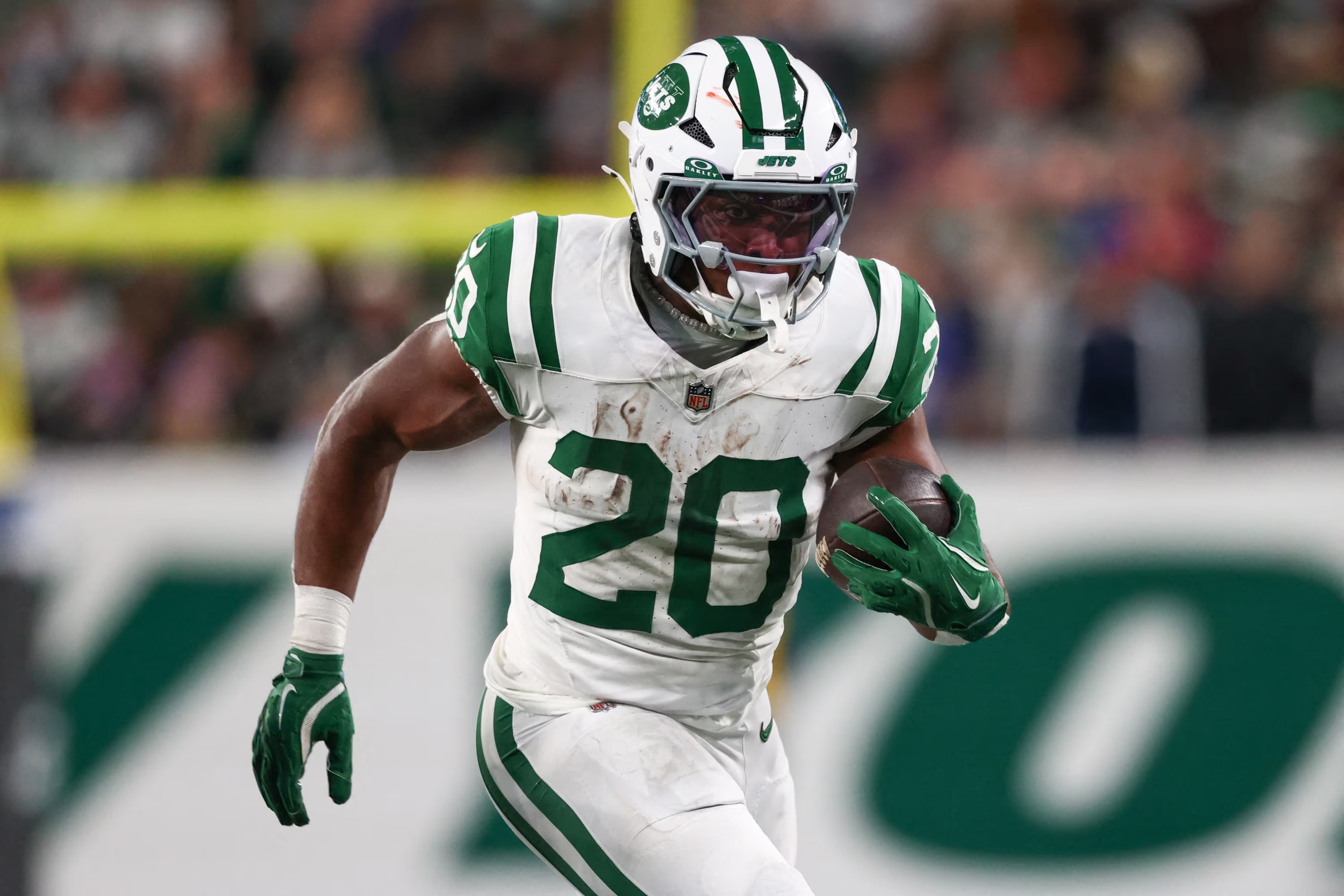 Cowboys on Verge of Landing Jets’ Do-It-All Playmaker, Top-5 Fantasy RB with Trade Deadline Approaching