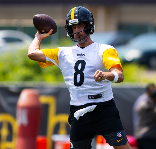 Steelers Confirm Aaron Rodgers Has Wrist Issue After Unexpected ...