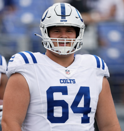 Former 3x pro bowl Indianapolis Colts Center is ready to take a pay cut just for one chance to return to Colts and replace Ryan Kelly, Source team