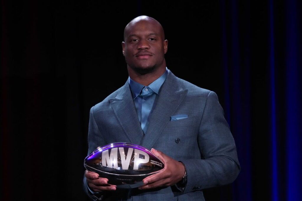 Broncos May Have Reached a Personal Agreement with Seahawks' Super Bowl LX MVP Kenneth Walker III on a Record-Breaking Contract – After He Was Spotted Dining with Bo Nix